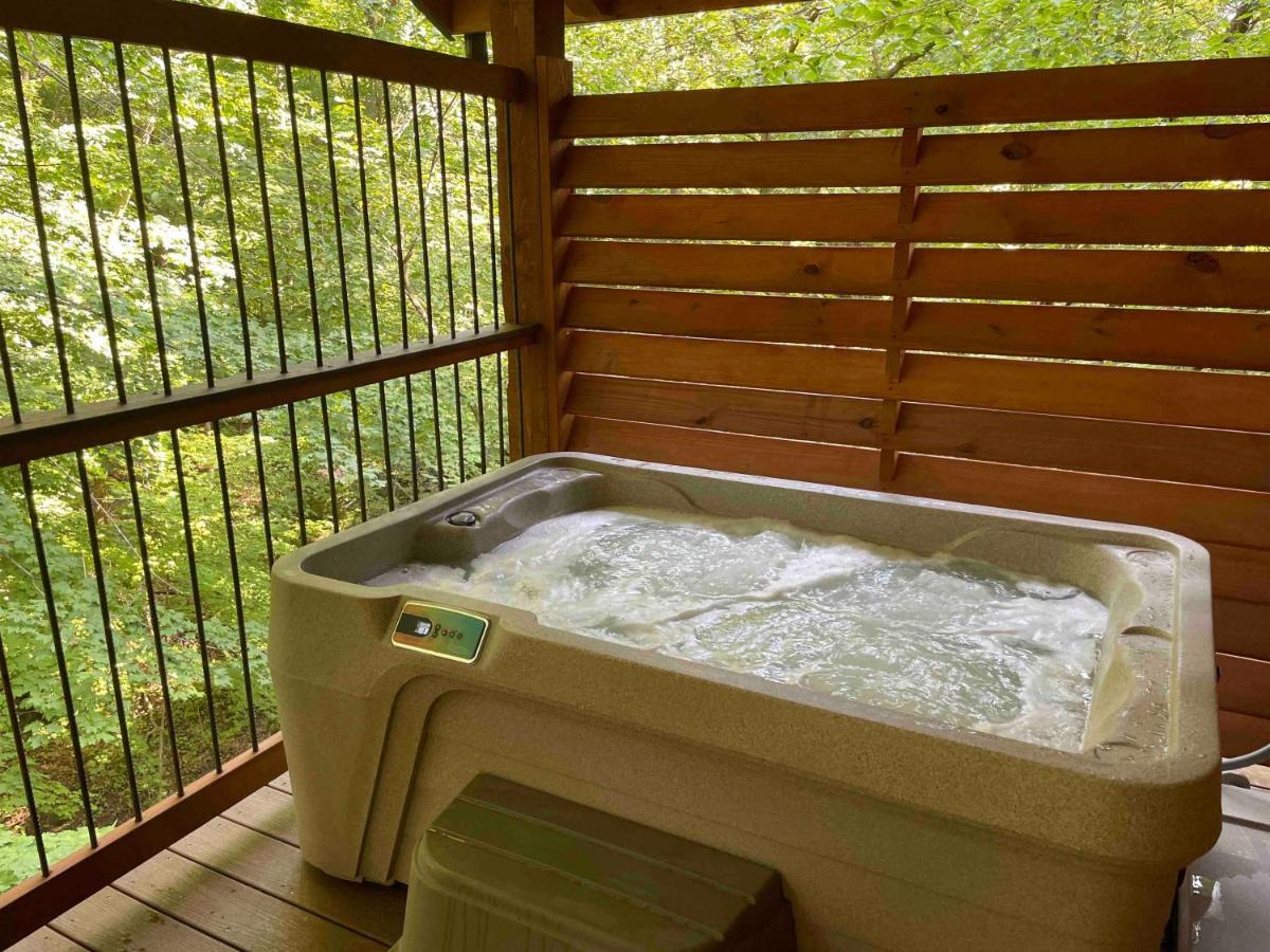 מילסבורג Cricket Hill Treehouse By Amish Country Lodging מראה חיצוני תמונה